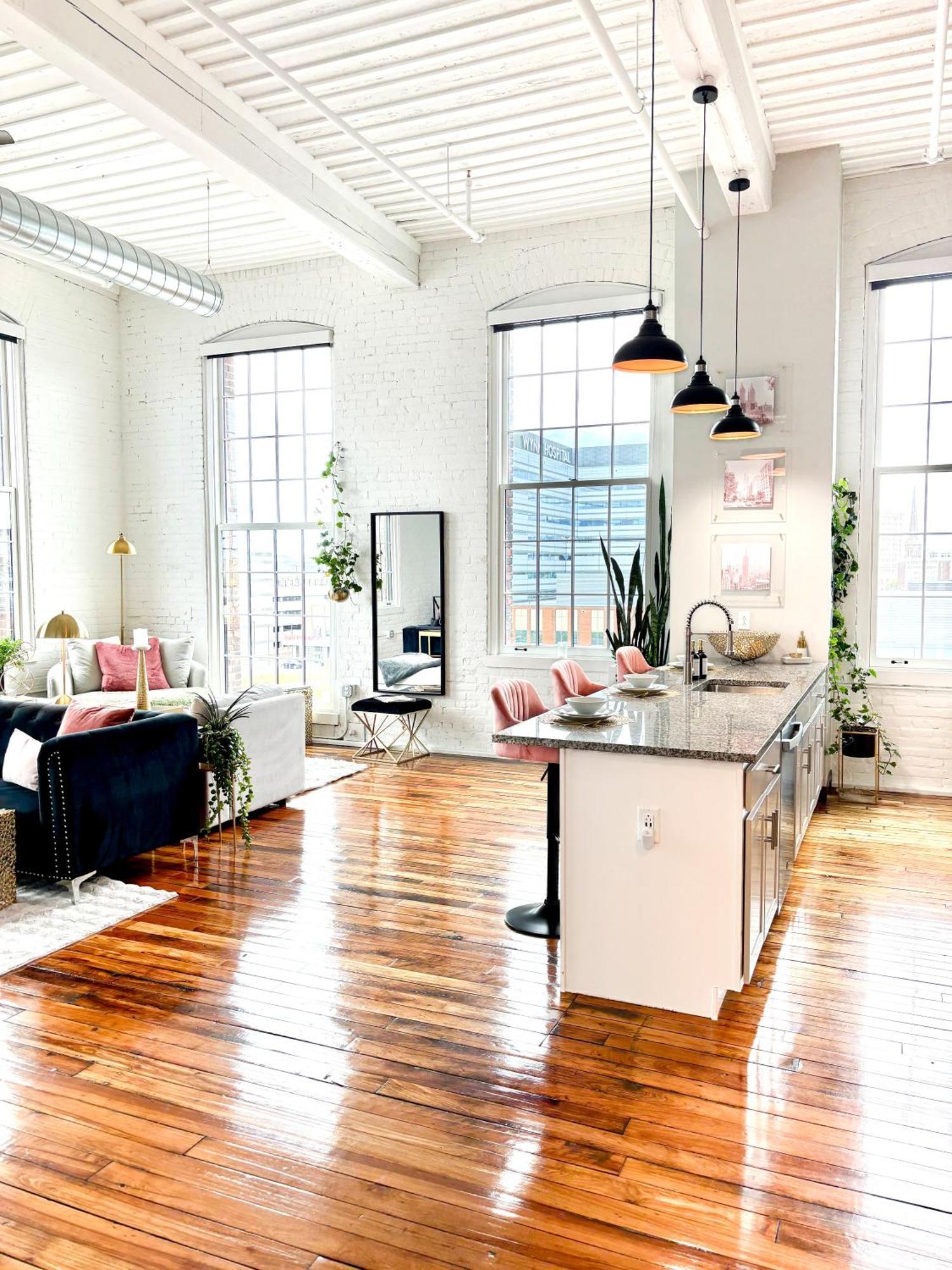 2Br 2Br Le Chateau 505 Lux Penthouse In A Historic Building ยูทิกา ภายนอก รูปภาพ